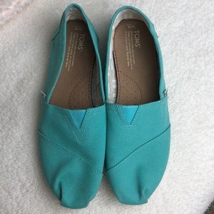 🌿WOMENS TOMS
